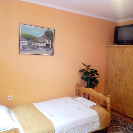 Hotel 24 Jul Плєвля Номер фото