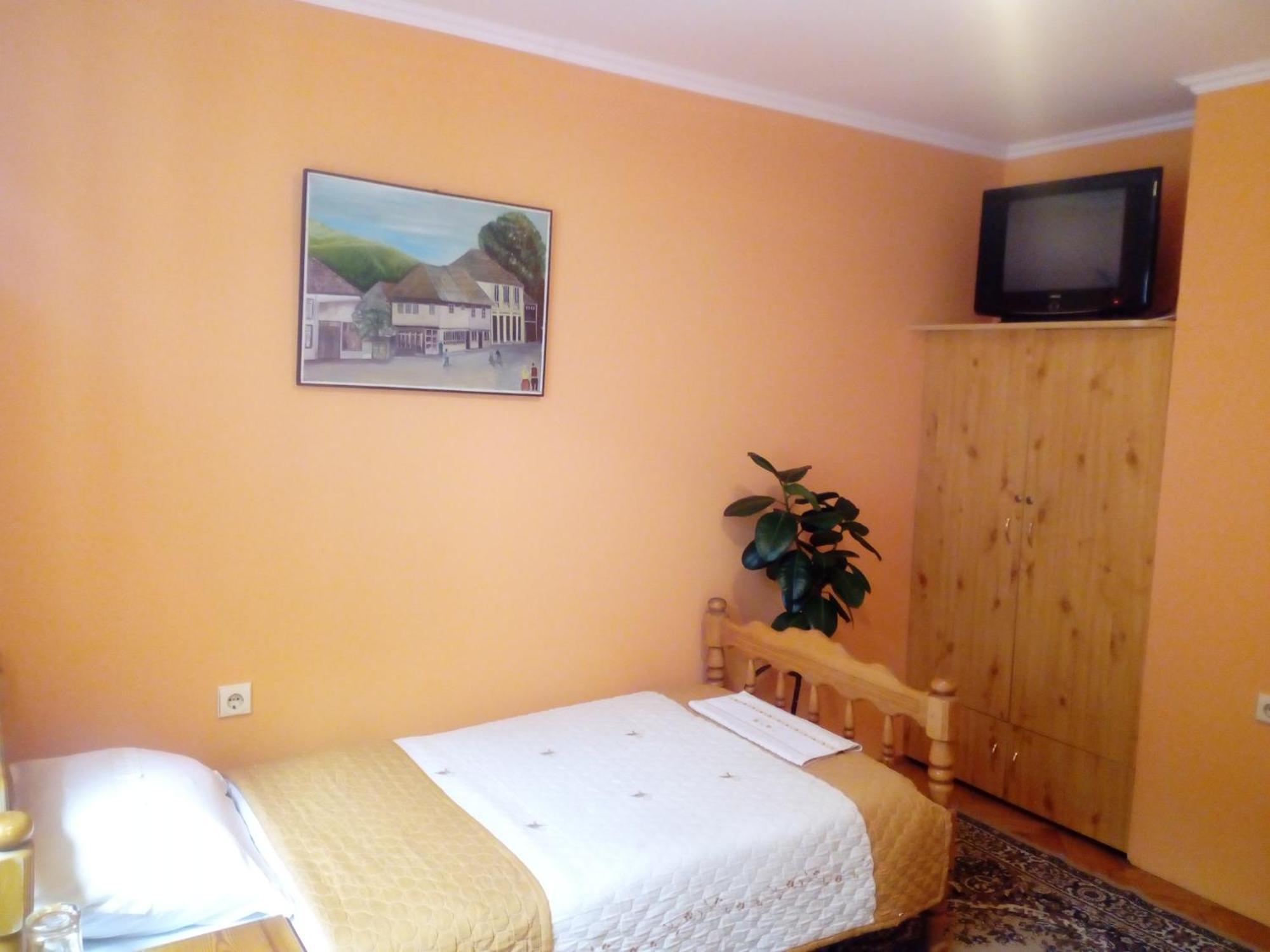 Hotel 24 Jul Плєвля Номер фото